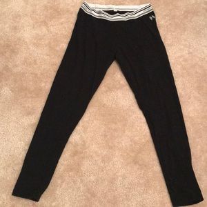 Black Victoria’s Secret legging